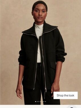 Varley Eleanor Patch Pocket Fleece size medium.